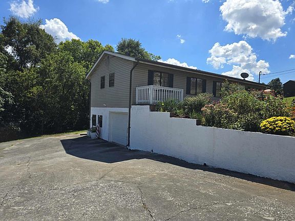 3rd image of 1282 Deneen Ln