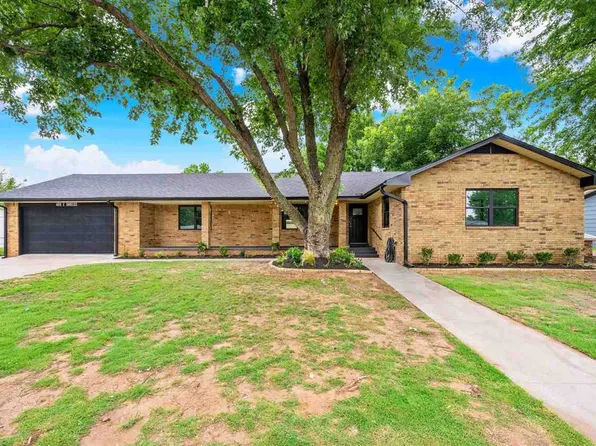 403 E Shields St, Fletcher, OK 73541