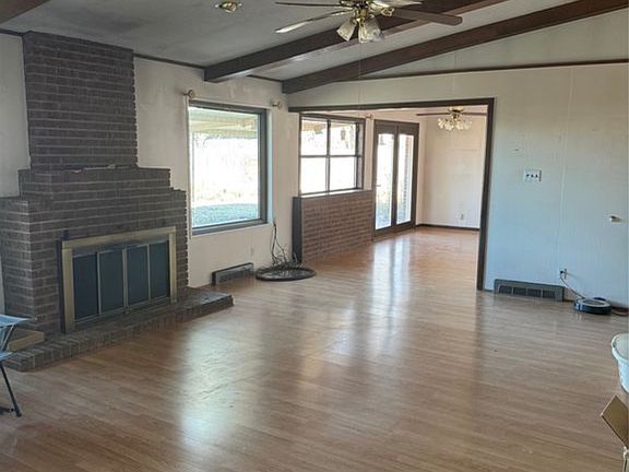 2nd image of 1006 W 15th St