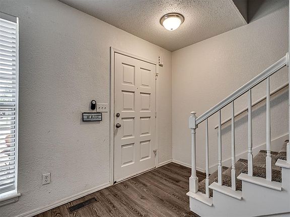 5th image of 3039 W Wilshire Blvd