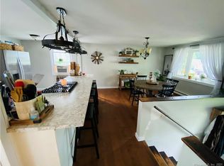 39 S River Ln, Killingly, CT 06239