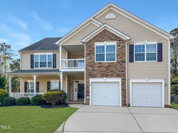 120 Wellspring Dr, Holly Springs, NC 27540