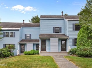 4 Rolling Hls UNIT BLD4-9, Lenox, MA 01240