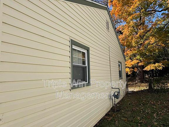 3rd image of 295 Brackleigh Ln