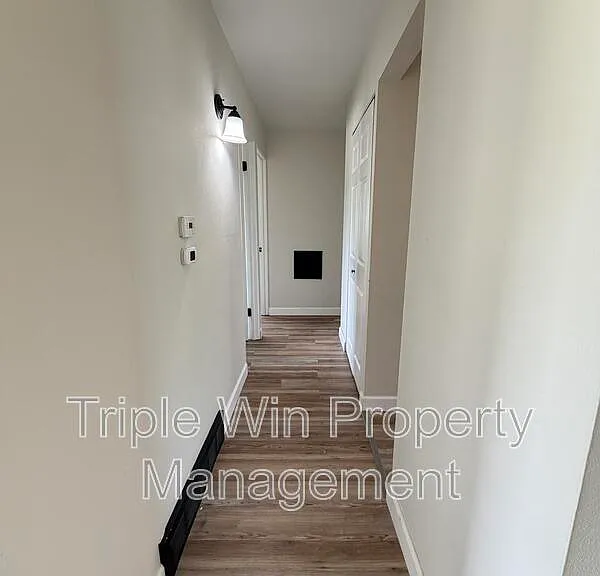 2257 Luxmore Dr — Photo 21