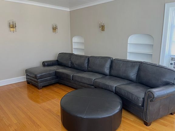 3rd image of 5639 N Richmond St Floor 2