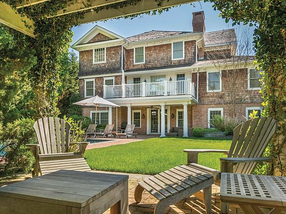3rd image of 45 Captains Neck Ln