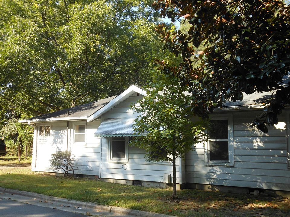 Side view of 1701 Trogdon St