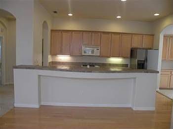 5th image of 380 Connor Cir