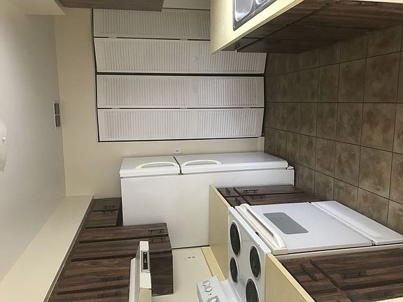 4th image of 2648 Jungle St APT 2