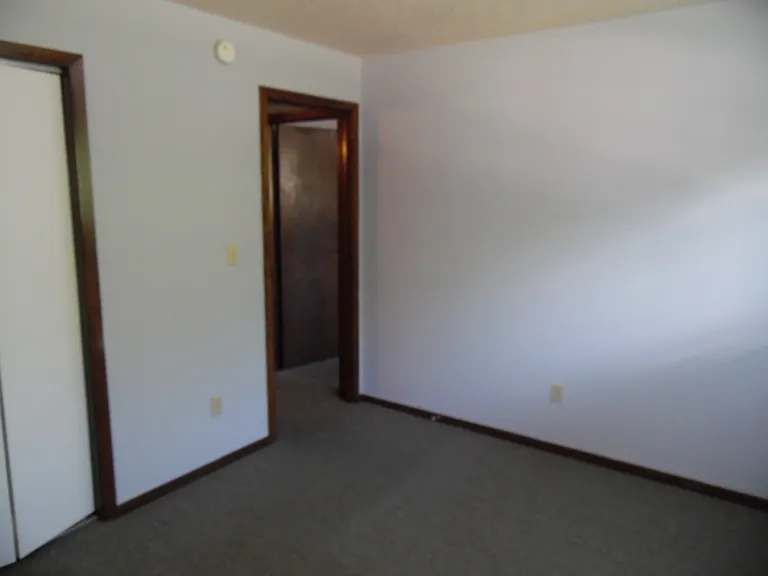 Arnold's Park Apartments — Photo 35