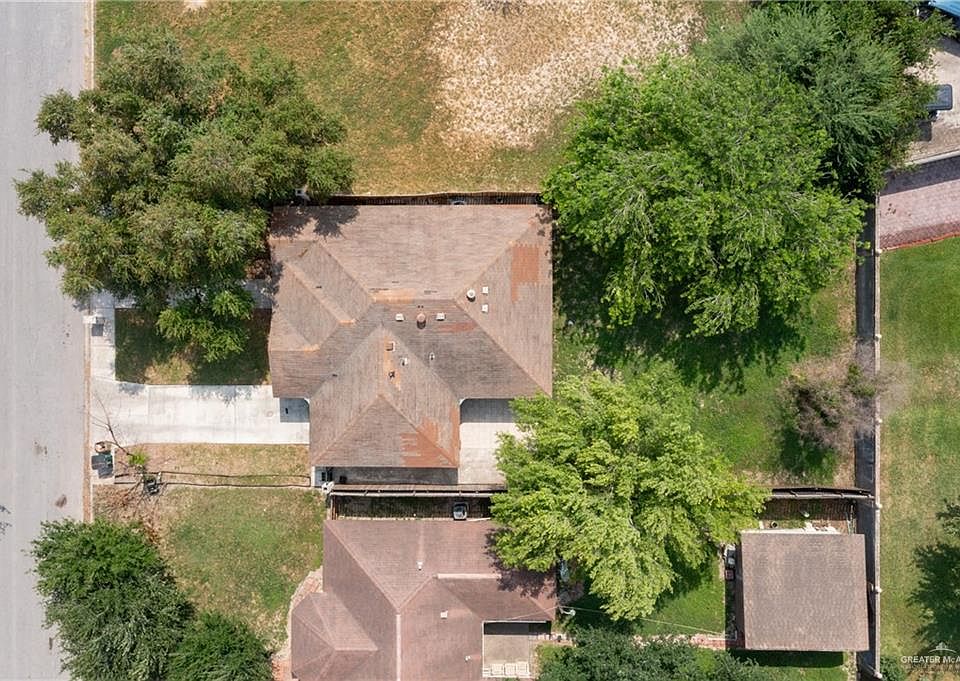 2nd image of 704 E Bugambilia Ave