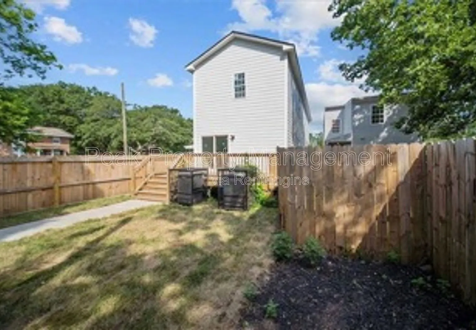 3 bed, 2.5 bath, 2340 sqft, $2,100 — Photo 3