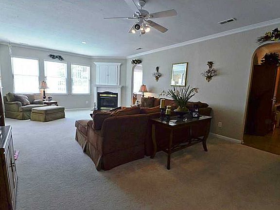 4th image of 2928 Beaden Dr