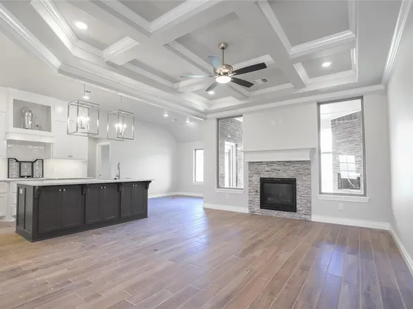 3200 Porter Dr, Edmond, OK 73012