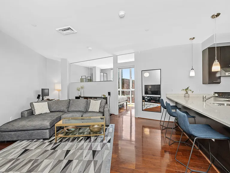 30 Union Park St #405 — Photo 3