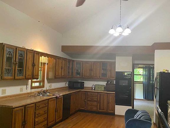 5th image of 3431 Hilltop Ln