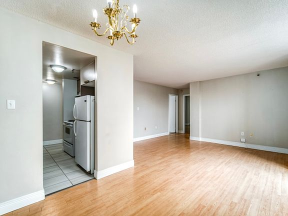4th image of 1157 Tower Rd #402