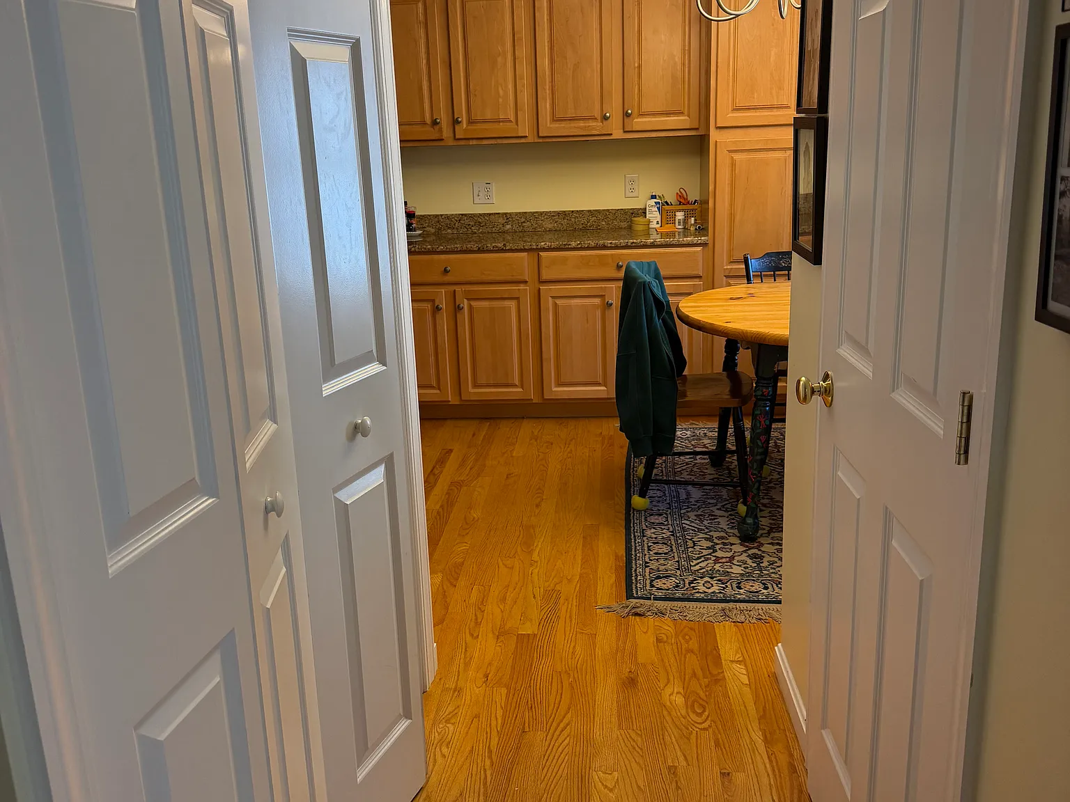 2 bed, 2.5 bath, 2000 sqft, $4,000 — Photo 2
