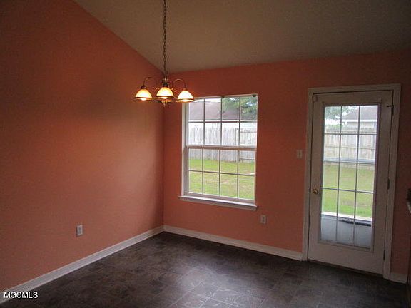 4th image of 11333 Mia Cir