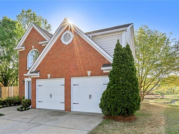 2nd image of 15040 Crabapple Lake Dr