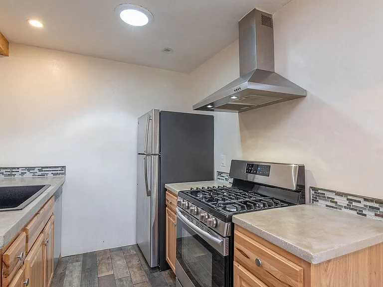 728 Montez Pl — Photo 6