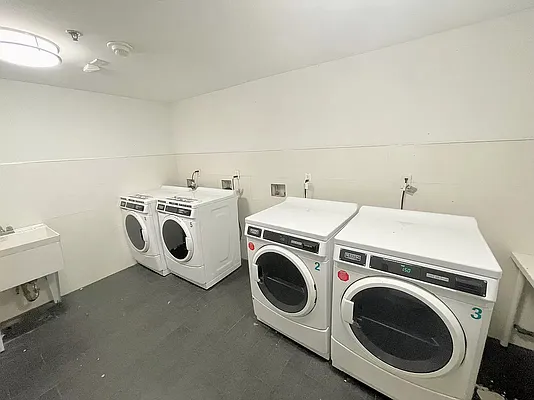 Rented by REAL New York | media 24