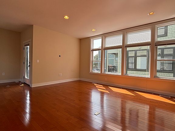 5th image of 1455 Mews Ct
