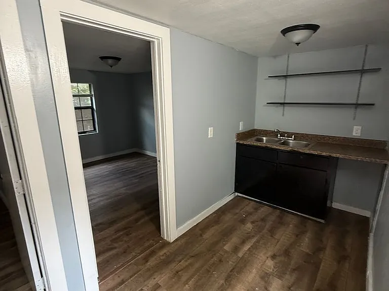 3933 Linder St — Photo 11
