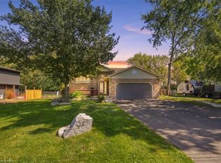 78 Montgomery Rd, Welland, ON L3C2Y3