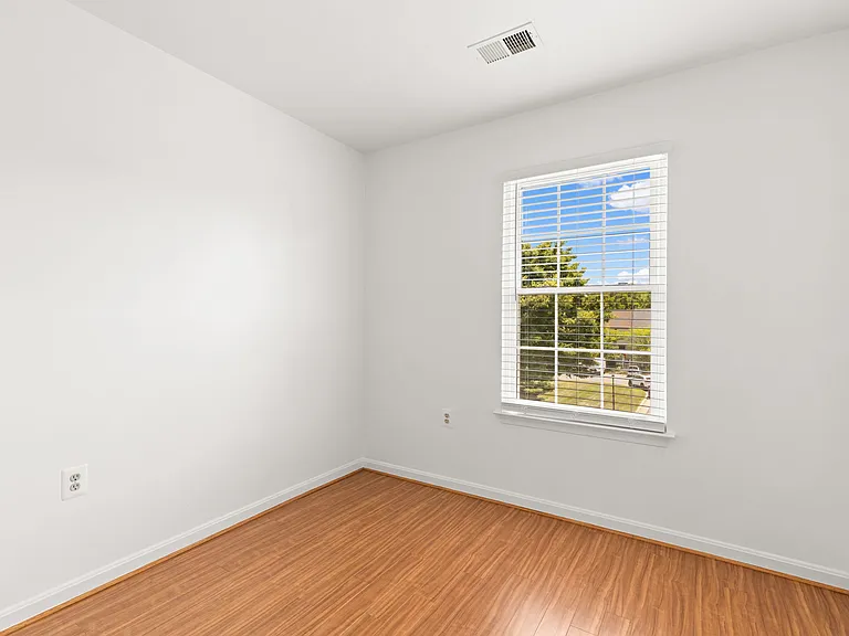 219 Frazer Dr — Photo 16