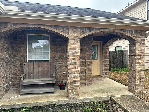 3rd image of 18421 Sunrise Oaks Ct