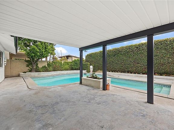 2nd image of 9750 Calendula Ave