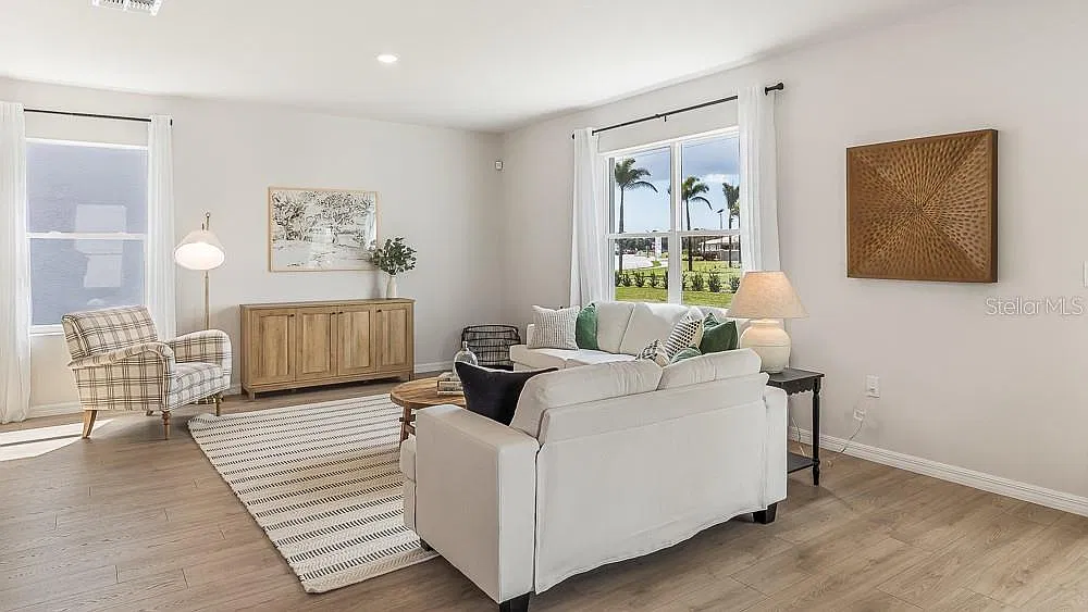 4 bed, 2.5 bath, 2260 sqft, $3,000 — Photo 3
