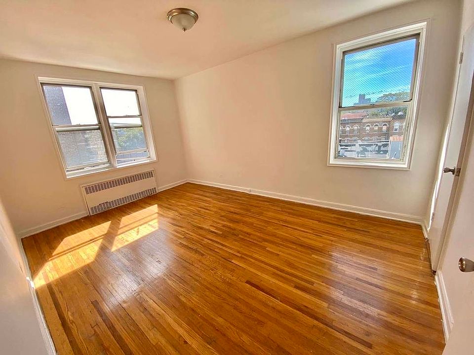 2nd image of 515 Ovington Ave #4C