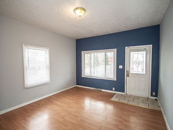 4th image of 1156 Lexington Ave