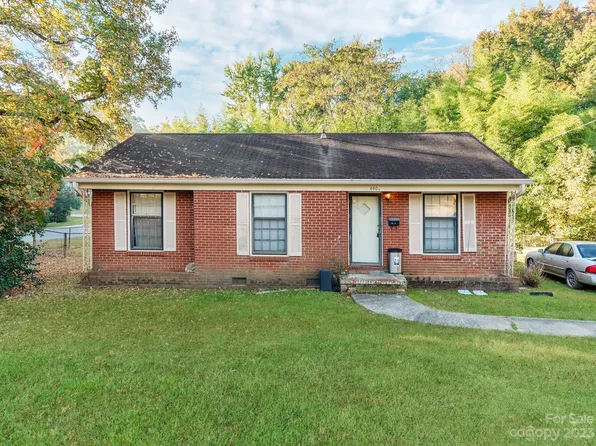 4401 Brooktree Dr, Charlotte, NC 28208