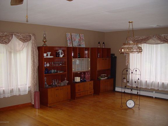 5th image of 168 Warner Dr