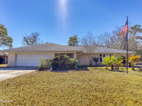 711 Holly Hills Dr, Biloxi, MS 39532