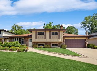 341 Woodlane Ct, Wood Dale, IL 60191