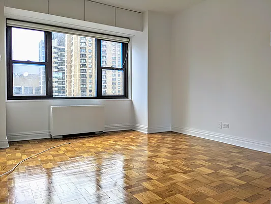 Rented by PocketBroker Inc | media 23