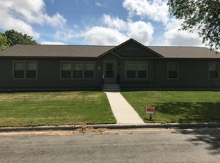 211 5th Ave NE, Hankinson, ND 58041