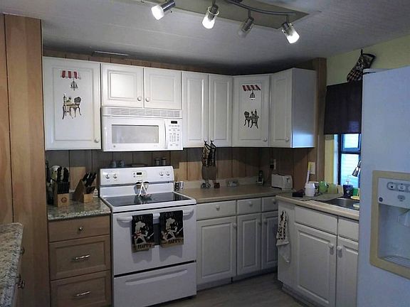 4th image of 363 Heritage Blvd