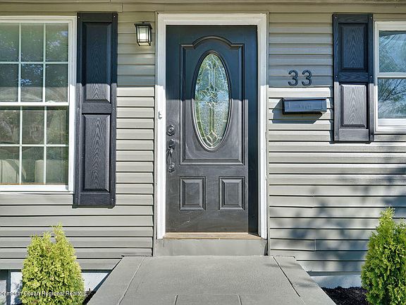 3rd image of 33 Baylor St