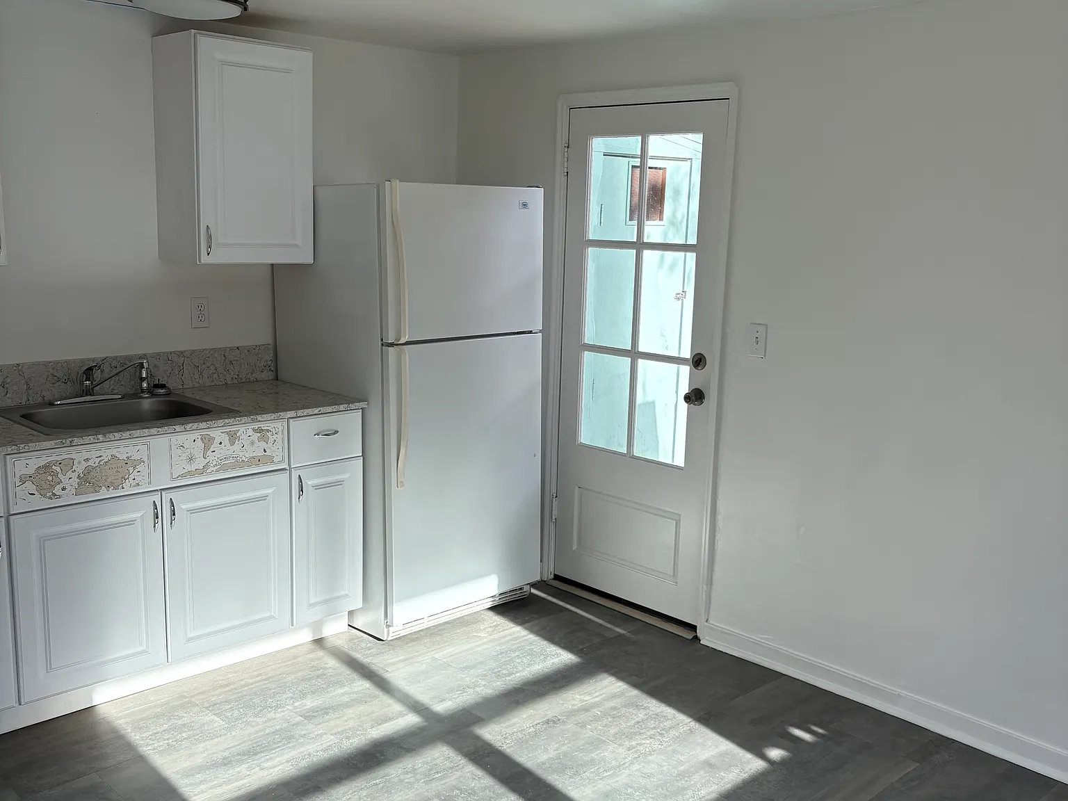 1 bed, 330 sqft, $950 — Photo 2