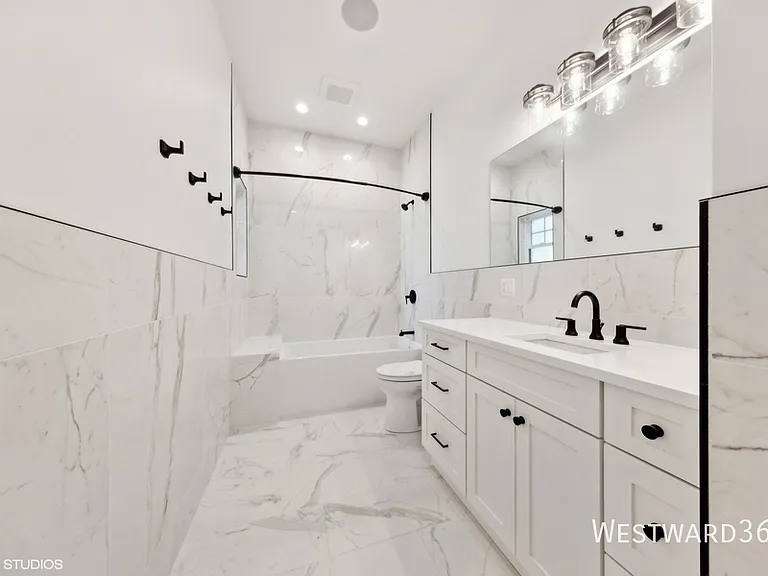 240 S Brainard Ave #2 — Photo 11
