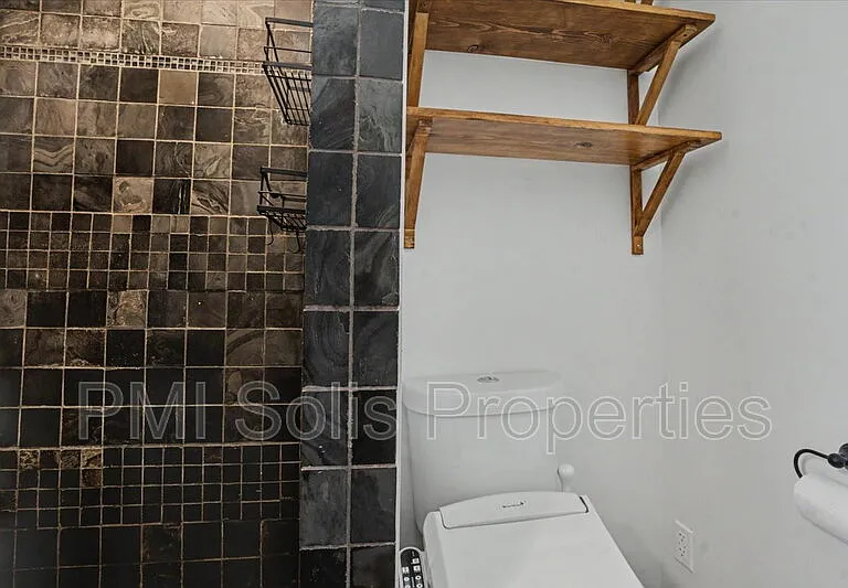 724 E Portland St — Photo 14