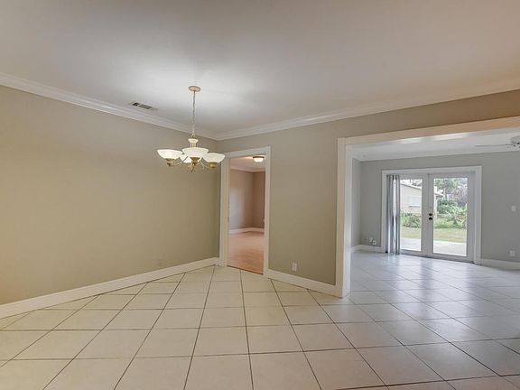 5th image of 10355 NW 41st St