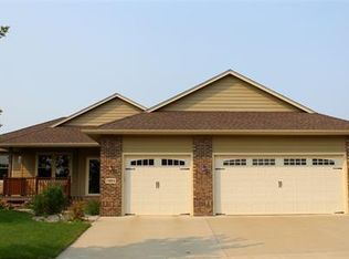 7604 W Loganberry St, Sioux Falls, SD 57106