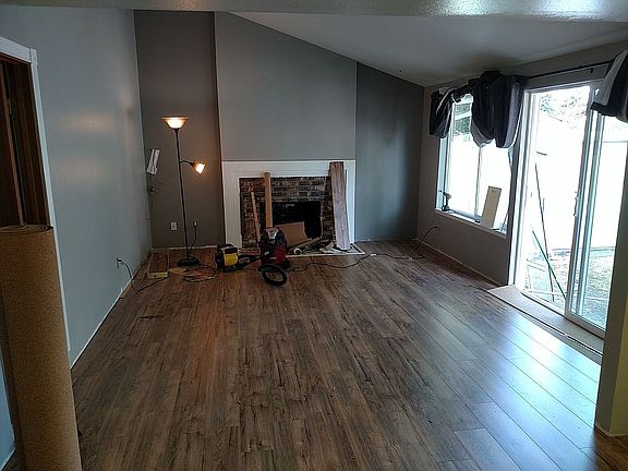 2nd image of 1512 Dogwood St SE